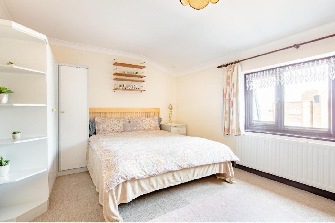 Spacious Room 2 Mins From Station London Kültér fotó